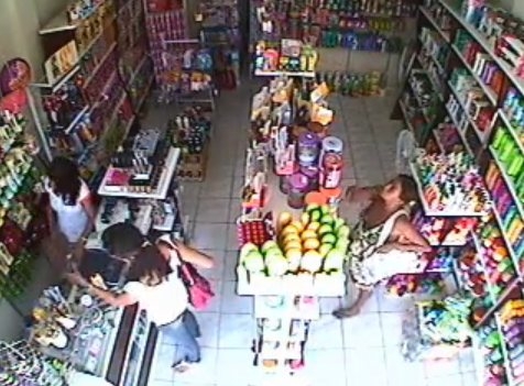 Vídeo mostra furto em mercadinho de Penedo