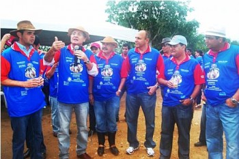 Ainda em Arapiraca, senador prestigia festa dos trabalhadores na empresa Denco