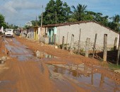 Moradores reclamam da lama nas ruas do bairro