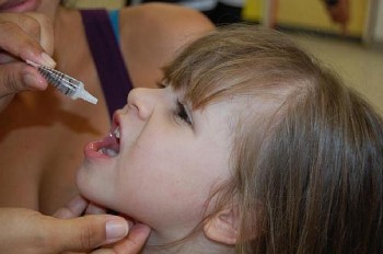 Déborah, 7 anos, tomou apenas a injeção contra o sarampo.