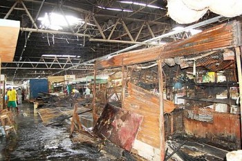 Ao todo, 20 barracas foram destrupidas durante o incêndio