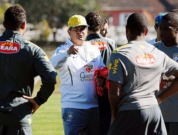 Ney Franco no treino da Seleção sub-20: treinador anuncia lista definitiva nesta sexta-feira