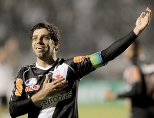 Juninho Pernambucano comemora gol do Vasco