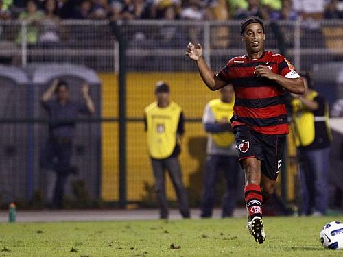 Ronaldinho, Thiago Neves e Klebe podem pegar até dez jogos de suspensão