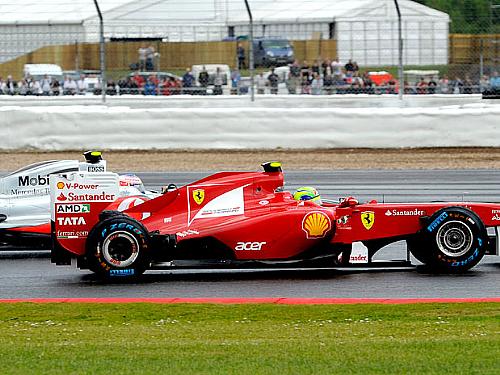 No início da corrdia, Massa foi ultrapassado por Jenson Button