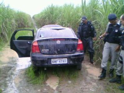 Policiais encontraram 'desova' de carros roubados
