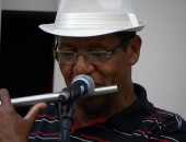 Instrumentista Chau do Pife