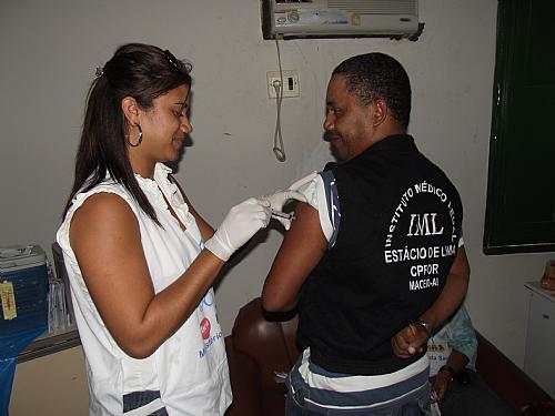 IML imuniza servidores contra doenças infectocon​tagiosas