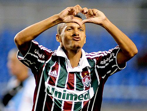 Souza comemora gol com a camisa do Flu: passagem marcante desde o início