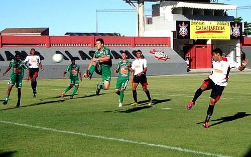 Volante Kel foi o destaque da partida marcando 2 gols na primeira etapa
