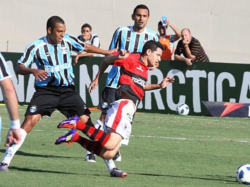 Atlético-GO venceu o Grêmio com gol nos acréscimos