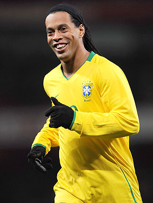Ronaldinho com a camisa da Seleção Brasileira: nove meses de ausência