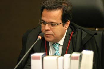 Desembargador Tutmés Airan, relator do processo
