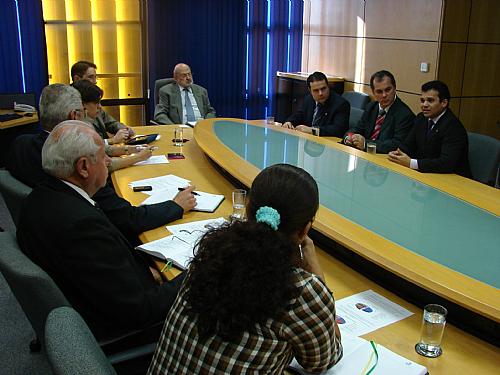 Integrantes da CPI da TIM reunidos na Anatel