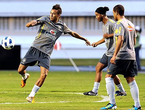 Neymar, Ronaldo e Lucas são esperança ofensiva na seleção de Mano