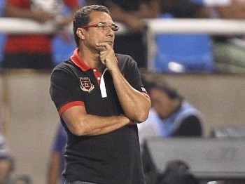Brincadeira de jogadores do Flamengo teria irritado Luxemburgo