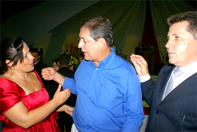 José Augusto Rocha (direita), junto com Sânia Tereza e Régis Cavalcante, após solenidade de posse em janeiro de 2009