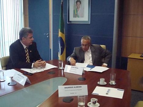 Deputado Joaquim Beltrão é recebido pelo ministro Gastão Vieira, do Turismo