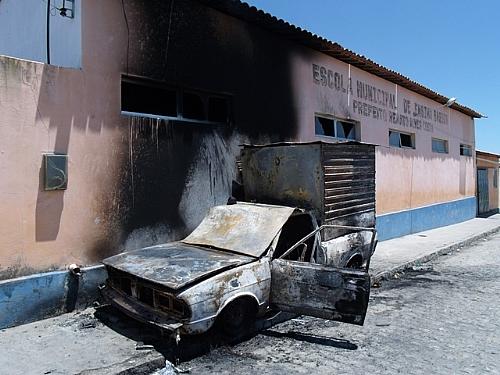 Lanchonete móvel é incendiada em Inhapi