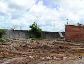 SMCCU inicia demolição de casas no Salvador Lyra; moradores resistem