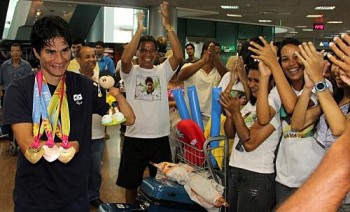Velocista Yohansson Ferreira foi recepcionado por amigos e familiares