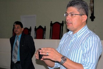 Secretário Francisco Araújo rebate informações da Seades sobre problemas na pasta do município