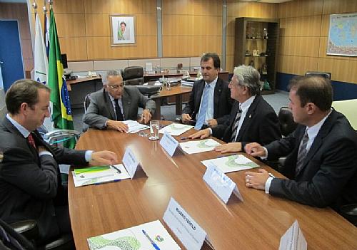 Durante encontro, foi discutida também a liberação de recursos para obras na adutora Catolé Cardoso