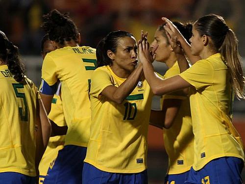 A Seleção Brasileira estreou com vitória no Torneio Cidade de São Paulo: goleou a Itália por 5 a 1 no Pacaembu
