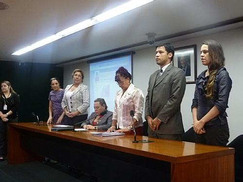 A reunião da Bancada Feminina da Câmara prestou homenagem a Ex-Deputada Federal Ceci Cunha.