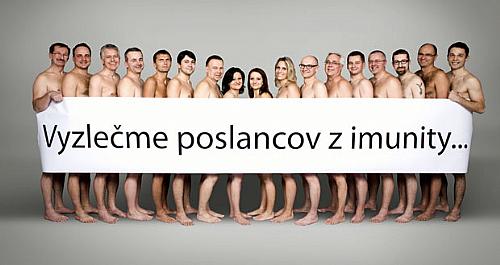 Deputados ficam nus em campanha contra imunidade na Eslováquia