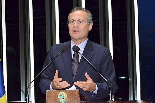 Renan, como líder do PMDB, promete empenho da bancada para aprovação da PEC