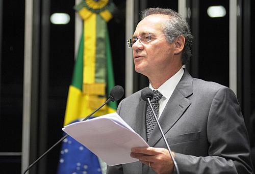 No plenário, Renan anuncia propostas aprovadas pela bancada do PMDB para este ano