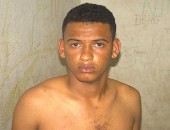 Abraão Aparecido Coelho, de 24 anos, foi preso com um revólver calibre 38