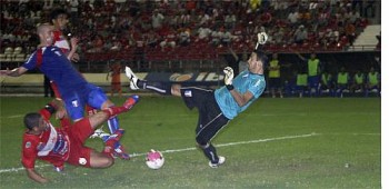 Paulo Victor foi peça fundamental na convincente vitória do CRB por 3 a 1, diante do Guaratinguetá.