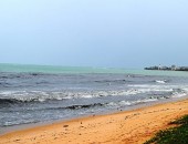 Poluição altera a cor do mar de Maceió