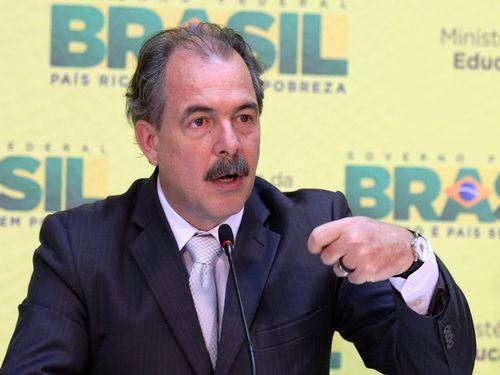 Ministro Aloízio Mercadante não virá mais a Alagoas nesta sexta