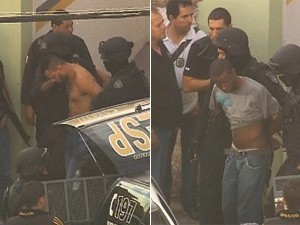 Momento em que dois dos sequestradores deixam casa na Região Nordeste de Belo Horizonte
