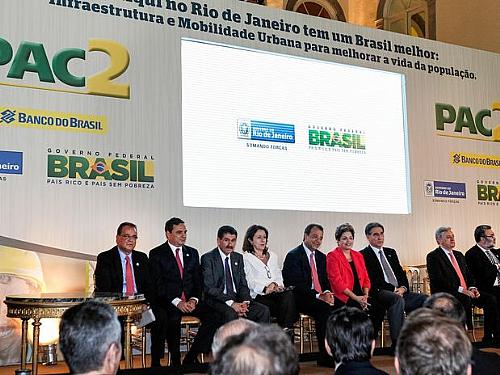 A presidente Dilma Rousseff assinou hoje um contrato de financiamento entre Banco do Brasil e governo do Estado do Rio de Janeiro para obras de infraestrutura urbana