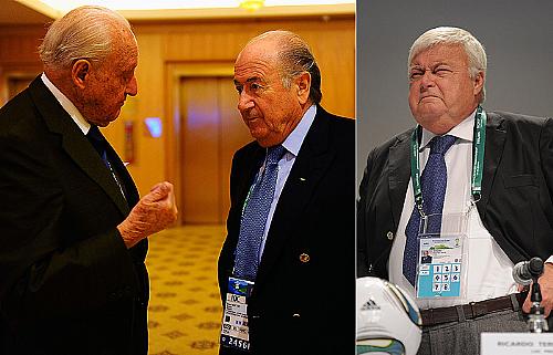 Velhos conhecidos: os brasileiros João Havelange (esq.) e Ricardo Teixeira, com o belga Joseph Blatter no centro