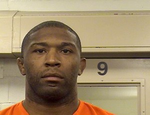 Willie Parks é preso após agredir namorada
