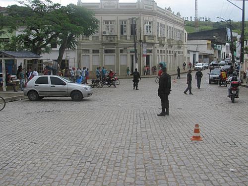 Operação na cidade de Viçosa, com foco em abordagem de veículos e passageiros