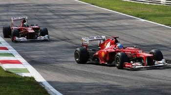 Felipe Massa teve que deixar Fernando Alonso passar por ordem da Ferrari