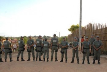 Polícia Militar cerca casa onde profeta reuniu grupo prevendo