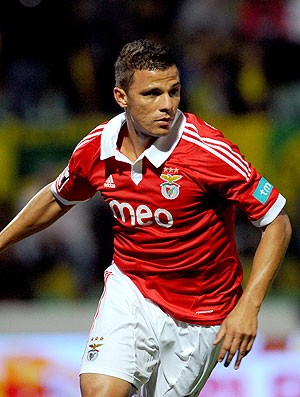 Novo goleador do Benfica, brasileiro Lima pode ser titular contra o Barcelona nesta terça-feira
