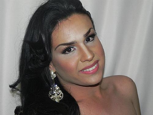 Larissa Voguel, candidata ao Miss Alagoas Gay, foi vítima de atentado no sábado