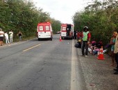 Ambulâncias do Samu prestaram o socorro às vítimas do acidente