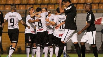 Corinthians comemorando