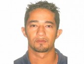 Cícero Sabino dos Santos, 29 anos, está sendo procurado pela polícia