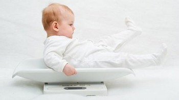 Recém-nascidos: Peso logo depois de nascer pode determinar de que forma cérebro vai se desenvolver até a adolescência, diz estudo.