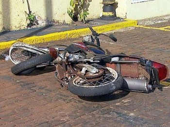 Jovem jogou veículo contra motocicleta com dupla que passou atirando em Ribeirão Preto
